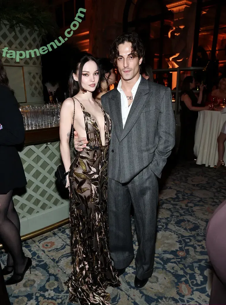 Dove Cameron nude photo #0681 (DoveCameron / darkwingdove / officialdovecameron)