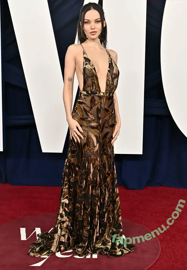 Dove Cameron nude photo #0684 (DoveCameron / darkwingdove / officialdovecameron)