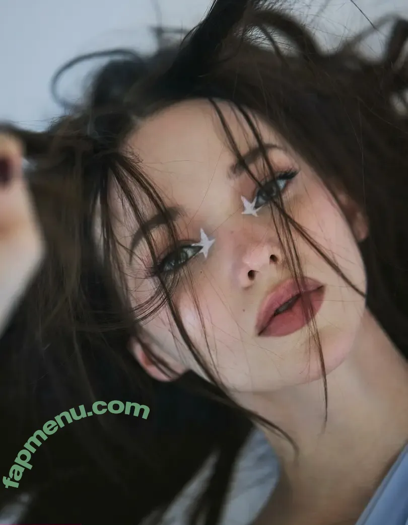 Dove Cameron nude photo #0702 (darkwingdove / dovecameron)