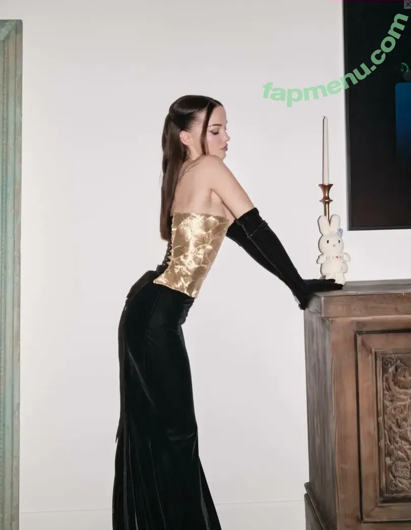 Dove Cameron nude photo #0706 (darkwingdove / dovecameron)