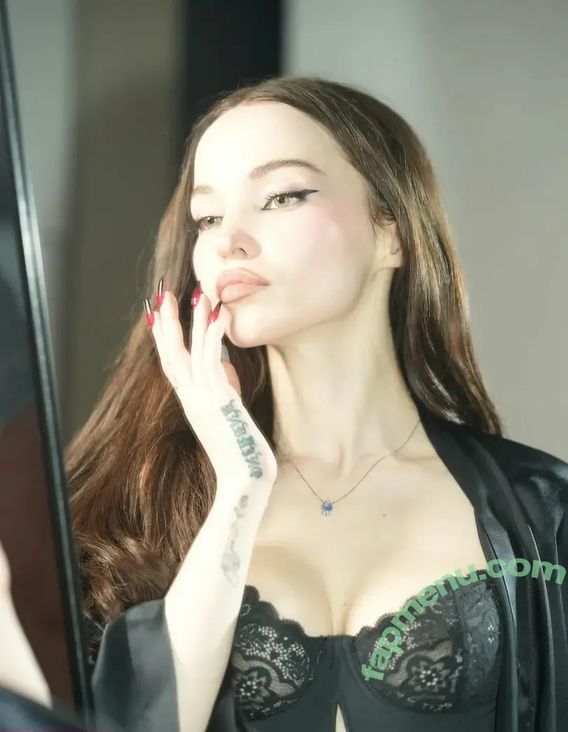 Dove Cameron nude photo #0714 (darkwingdove / dovecameron)