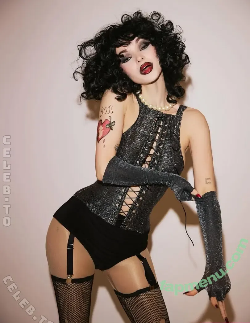 Dove Cameron nude photo #0755 (DoveCameron / darkwingdove / officialdovecameron)