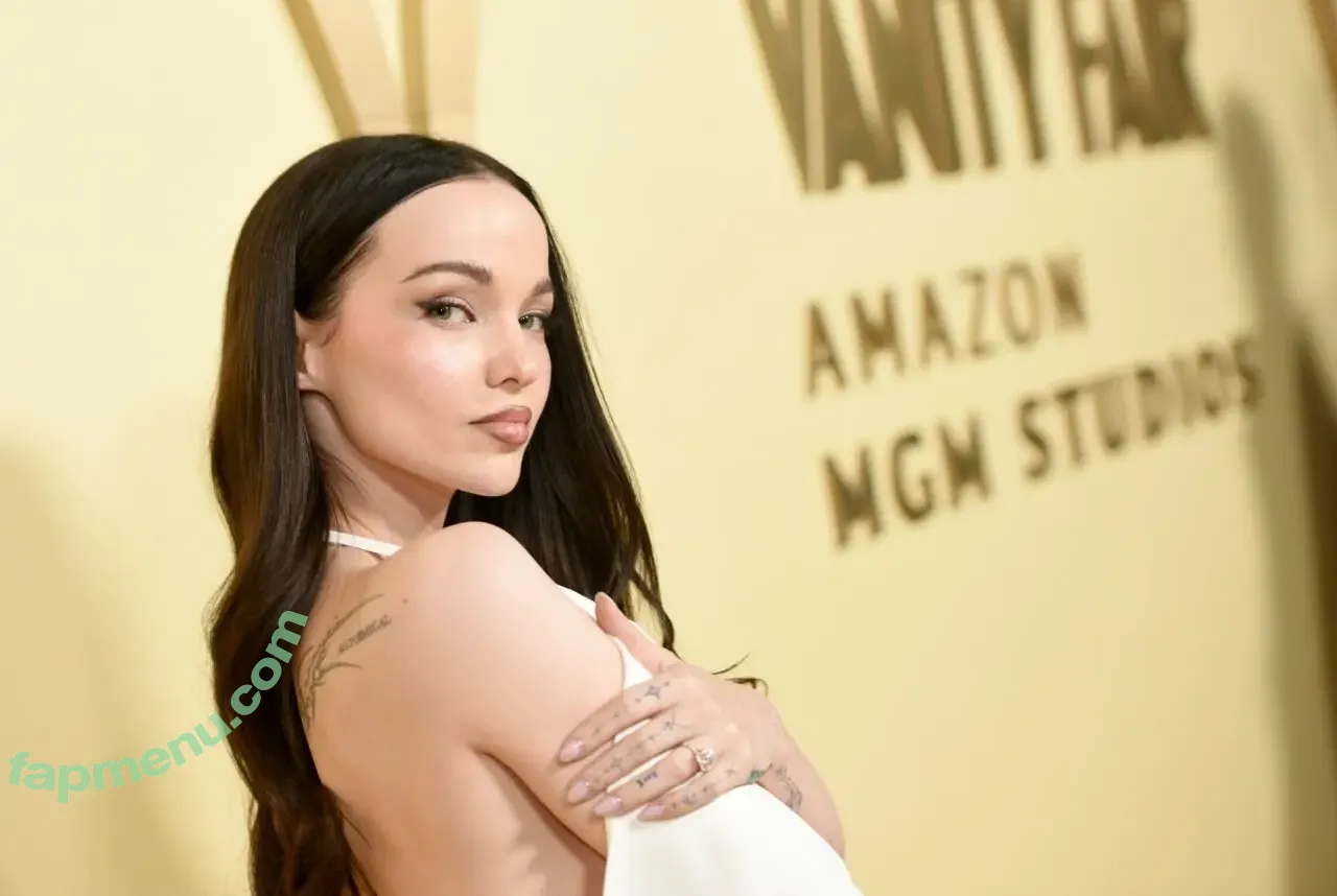 Dove Cameron nude photo #0834 (DoveCameron / darkwingdove / officialdovecameron)