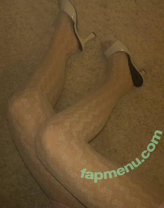 dpuw_ nude photo #0021 (maybe_pretty_ / patuwuu / zoya_maybe_pretty)