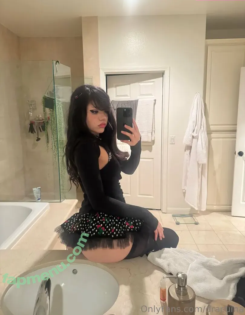 Dracuina nude photo #0098 (dracuinaxo / linaboobie)