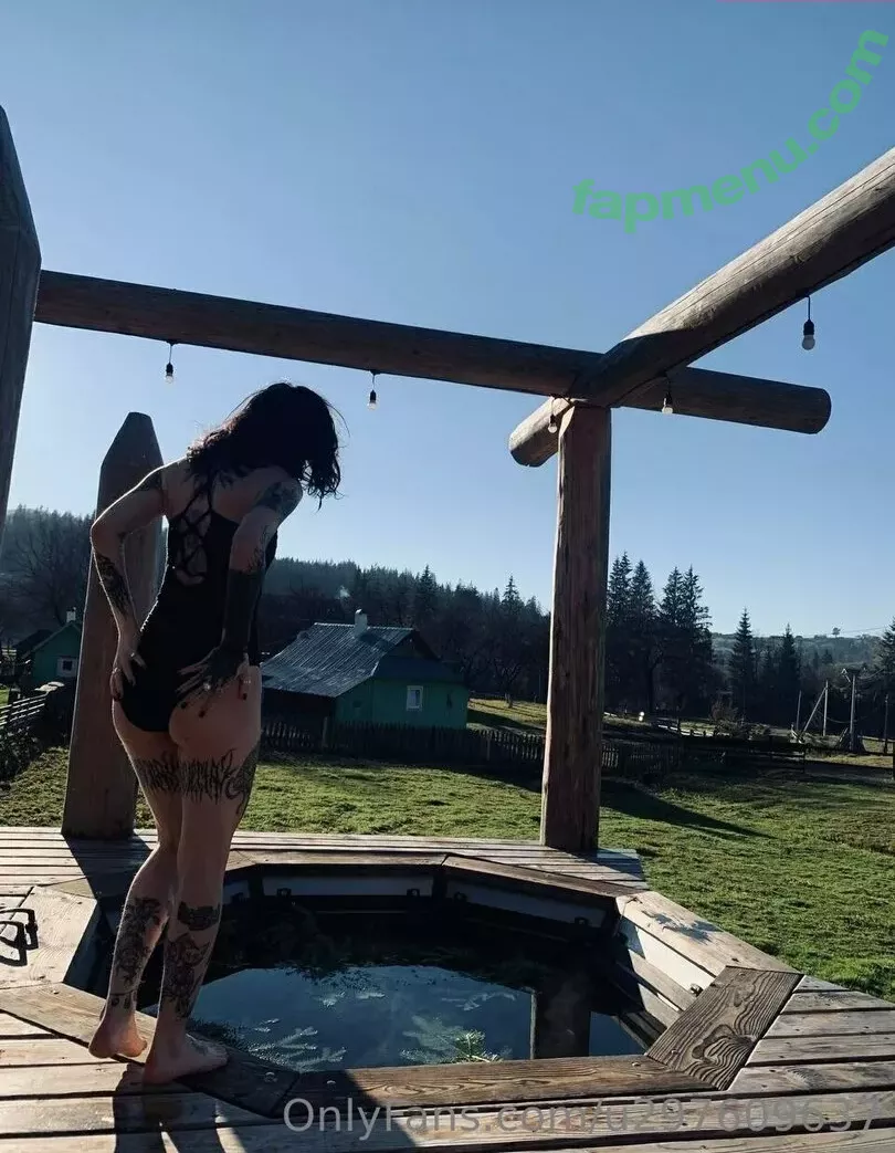 draken_lady nude photo #0003 (Lust Dragon / iamthedragonlady / yo-landi_black)