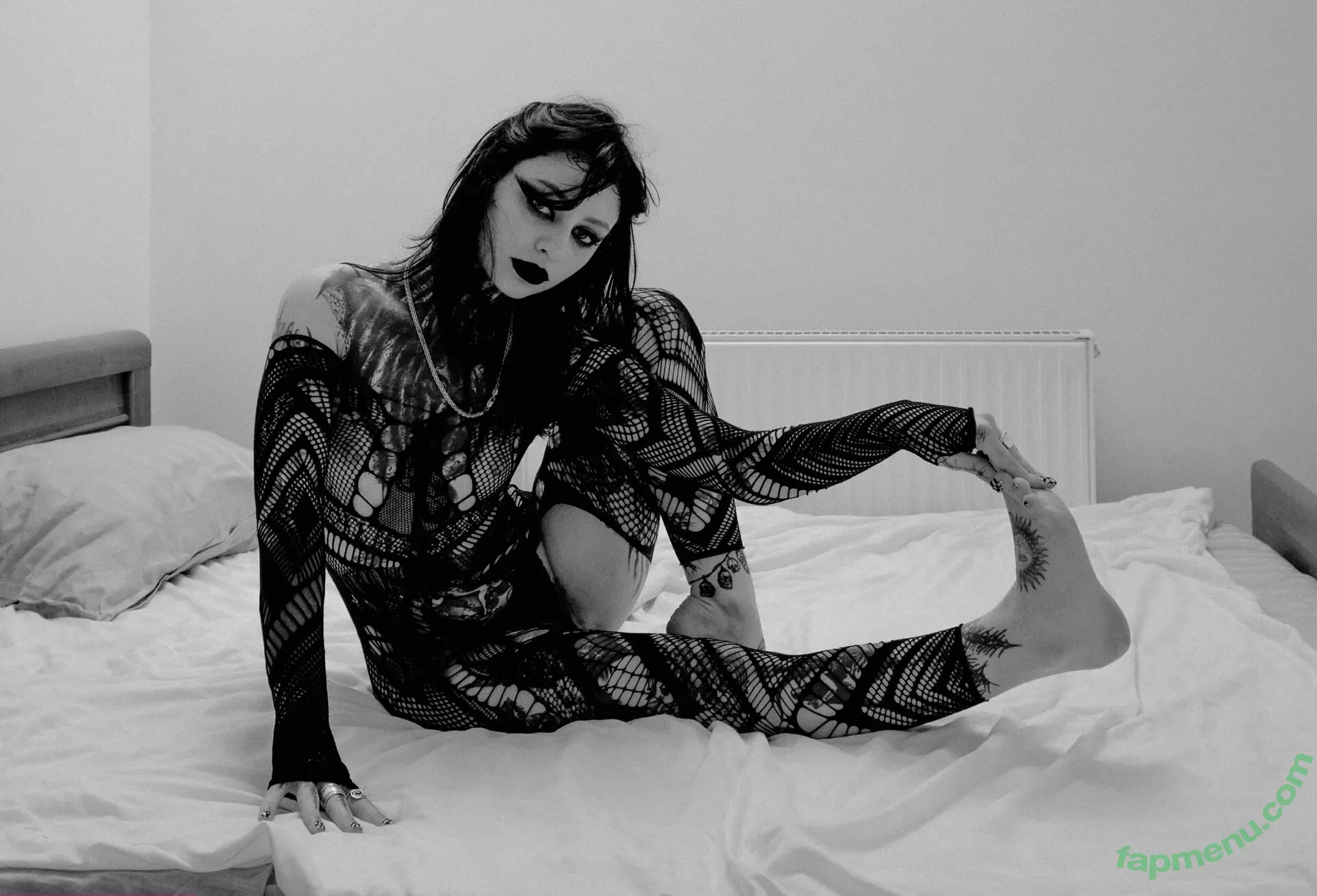 draken_lady nude photo #0212 (Lust Dragon / iamthedragonlady / yo-landi_black)