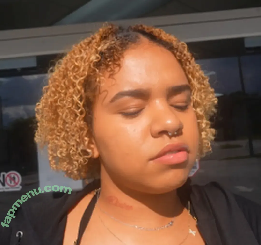 dreamofdanae nude photo #0004 (3xclusive.danae / 3xclusivedanae)