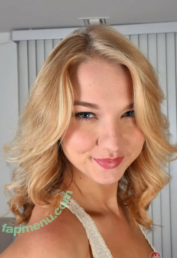Dreamy Ivy nude photo #0003 (Dreamy Ivy)