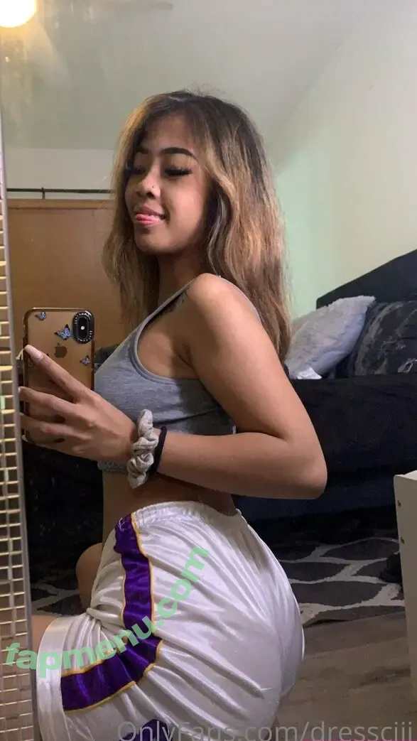 dressciii nude photo #0009 (dtiroblox)