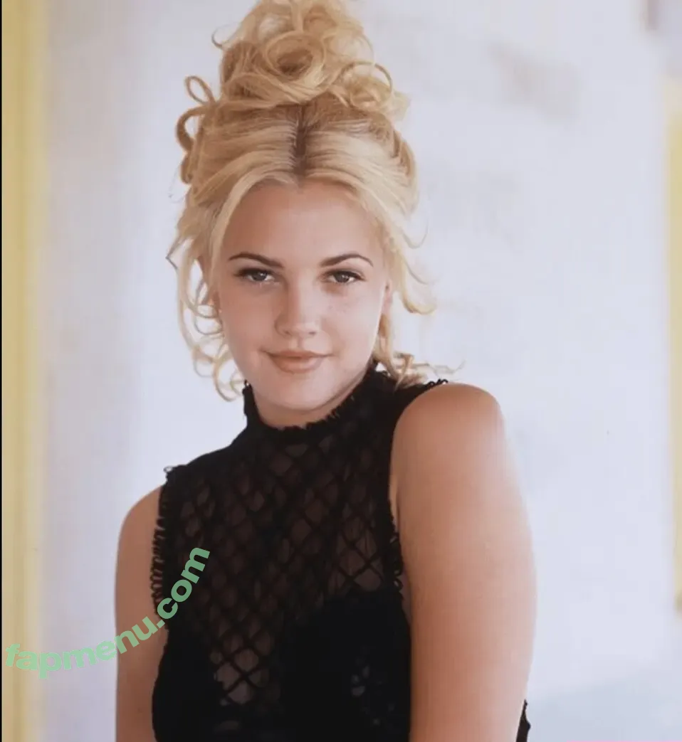 Drew Barrymore nude photo #0217 (DrewBarrymore)