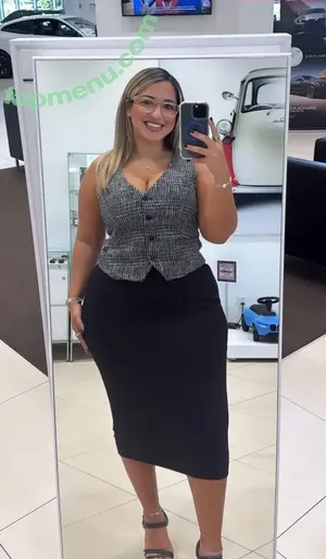 Drivewithisabella nude photo #0001