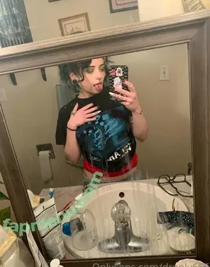 drooly / drooly666 / iceondaslit nude photo #0003