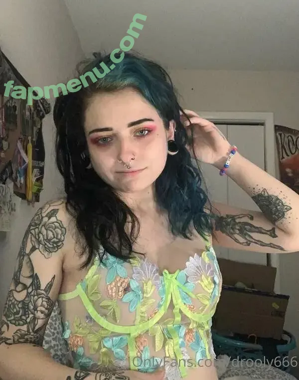 drooly nude photo #0002 (drooly666 / iceondaslit)