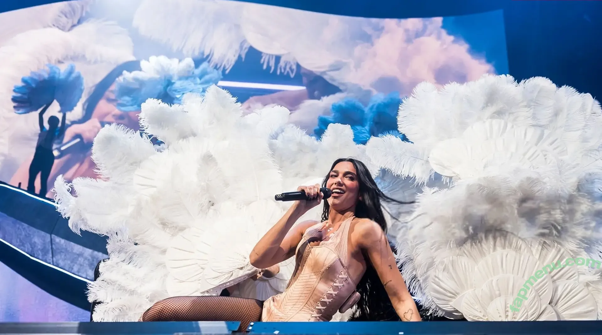 Dua Lipa nude photo #7934 (dua.lipa / dualipa)