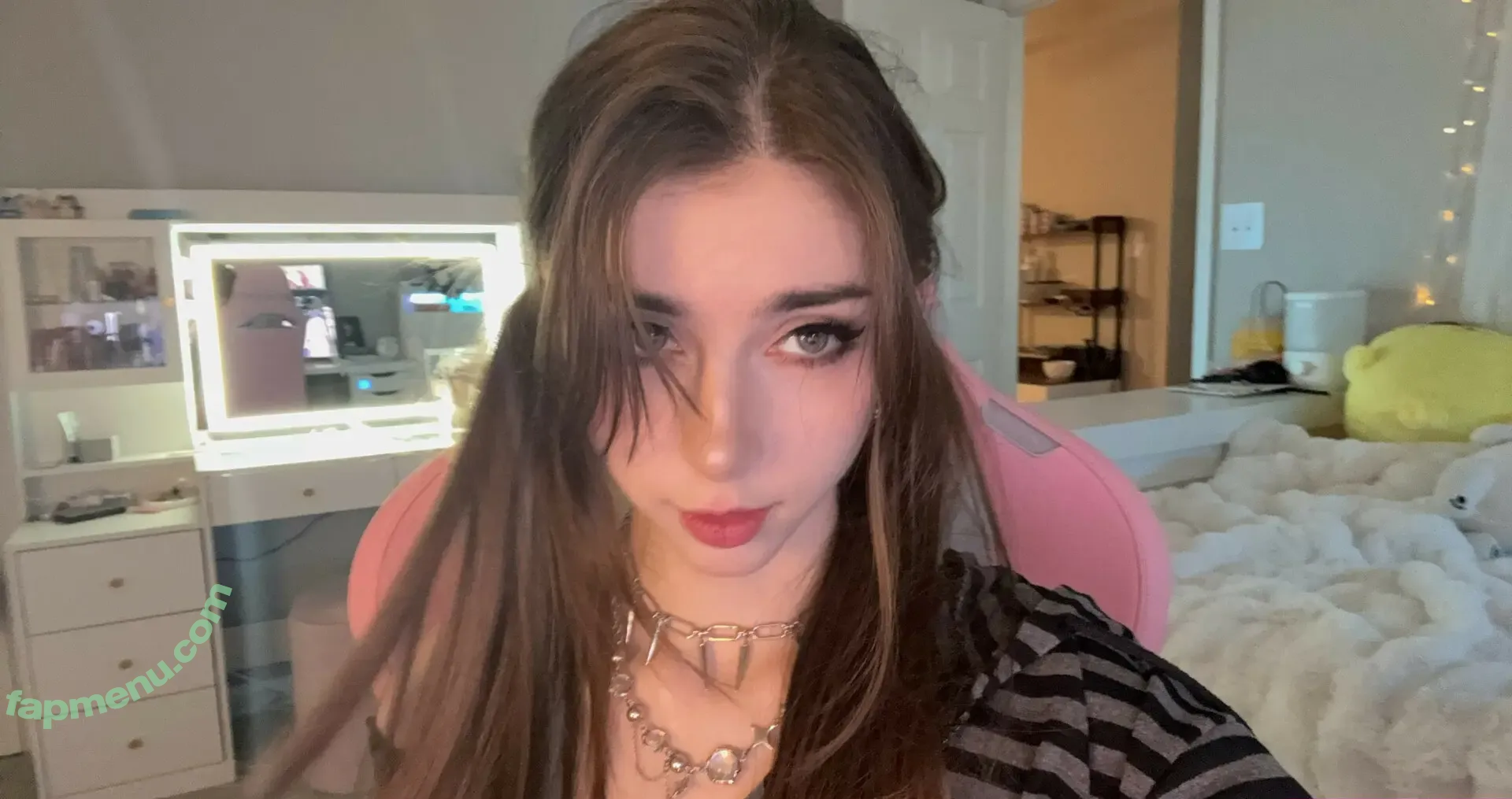 Duckie.Cos nude photo #0969 (Lexi / darlingducky / duckie_cos)