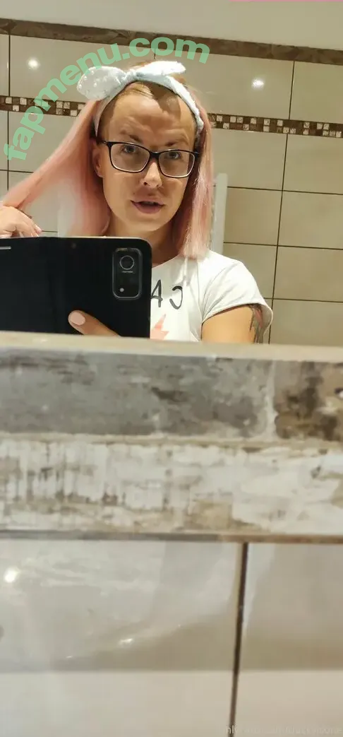 duckyisone nude photo #0009 (duckyisone)