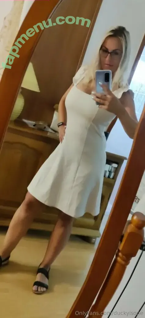 duckyisone nude photo #0038 (duckyisone)