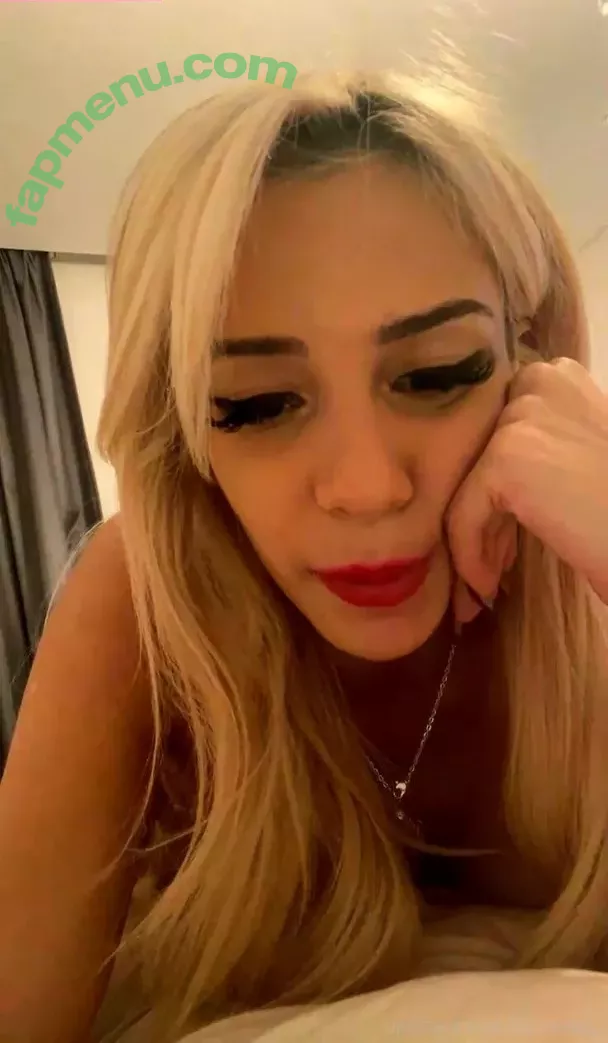 Dulciinea nude photo #0003 (Dulcinea)