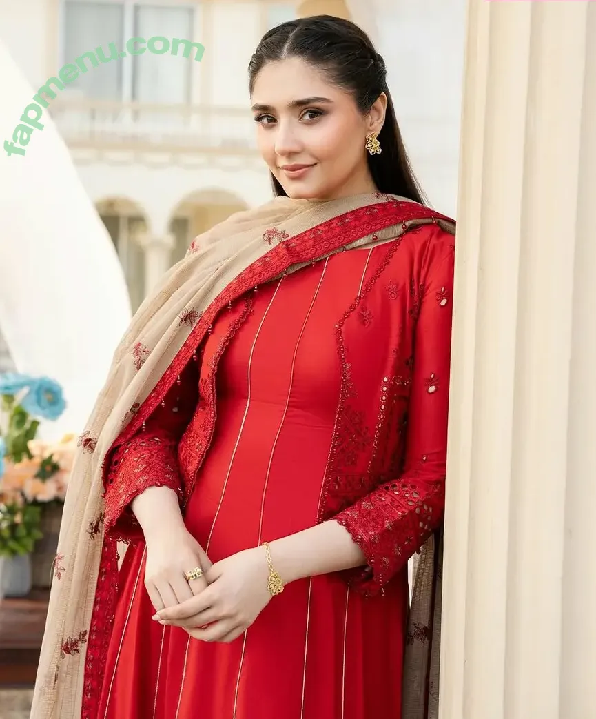 Durefishan Saleem nude photo #0001 (Durefishan Saleem)