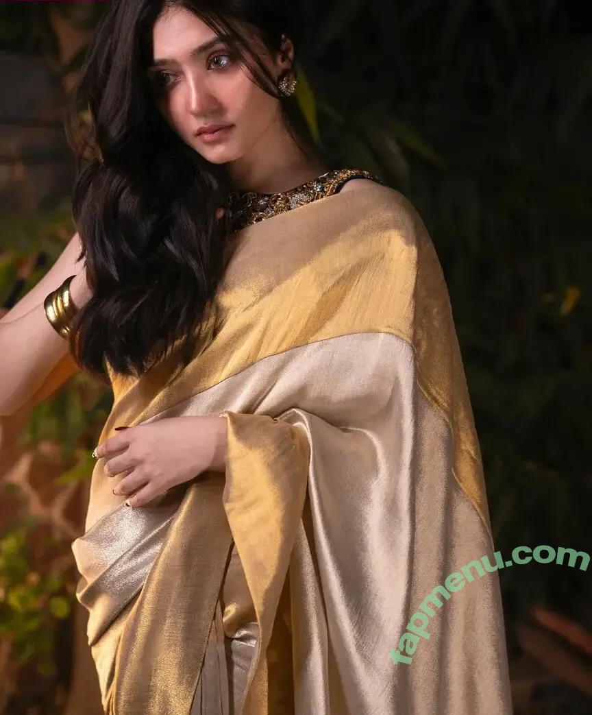 Durefishan Saleem nude photo #0003 (Durefishan Saleem)