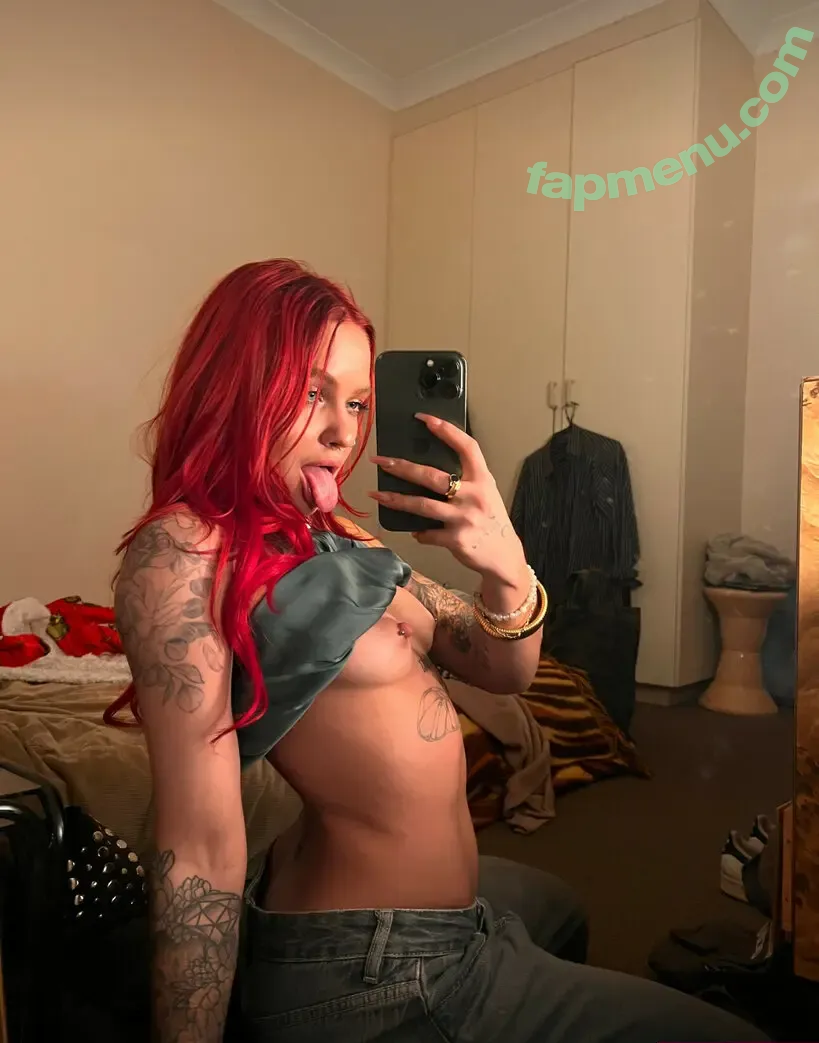 Duskdelaroche nude photo #0010 (atomixpixie)