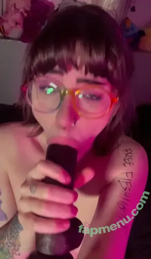  nude photo #0001
