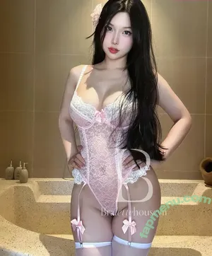 Duyenn Hipp / duyenn.hipp nude photo #1420