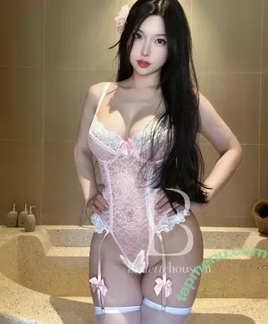 Duyenn Hipp / duyenn.hipp nude photo #1427