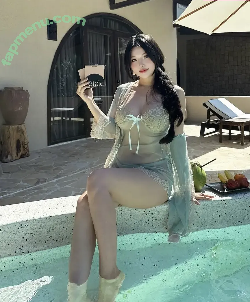 Duyenn Hipp nude photo #1279 (duyenn.hipp)