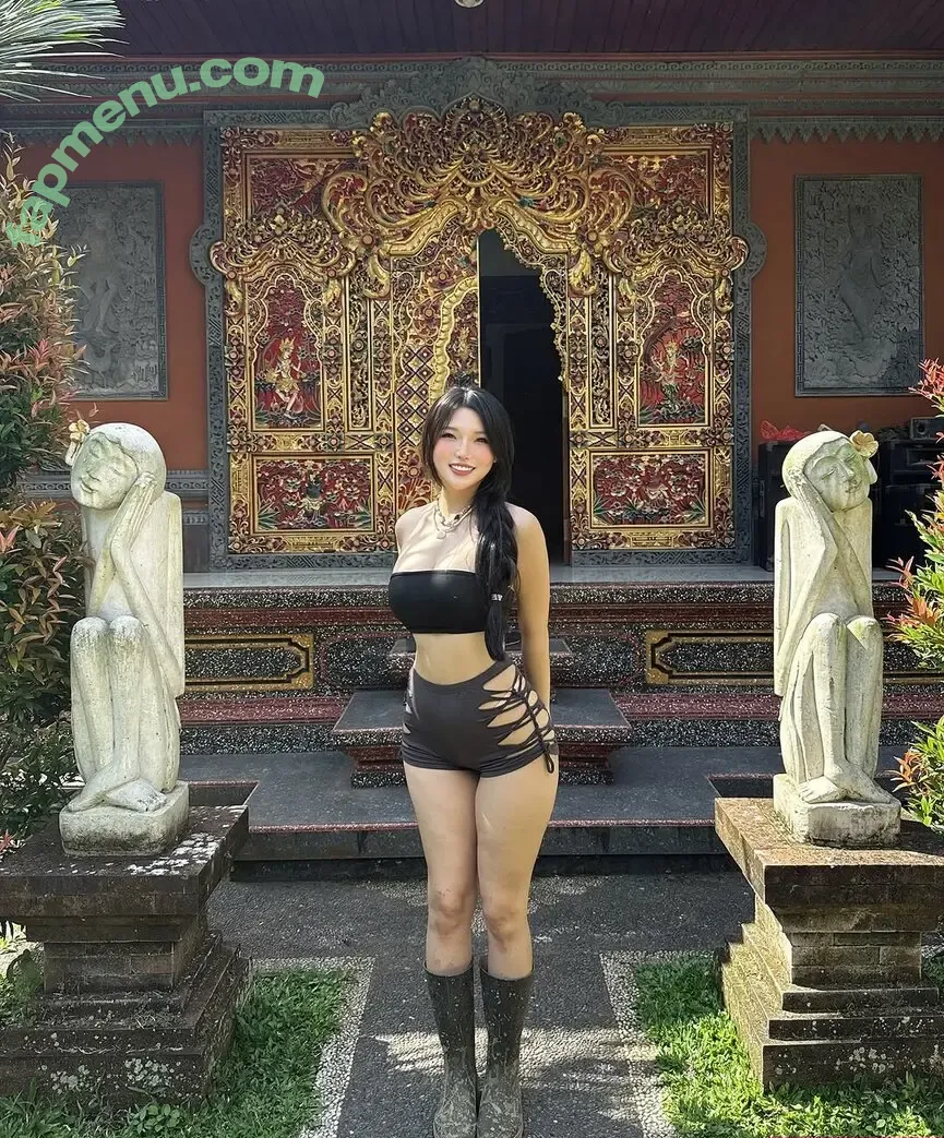 Duyenn Hipp nude photo #1411 (duyenn.hipp)