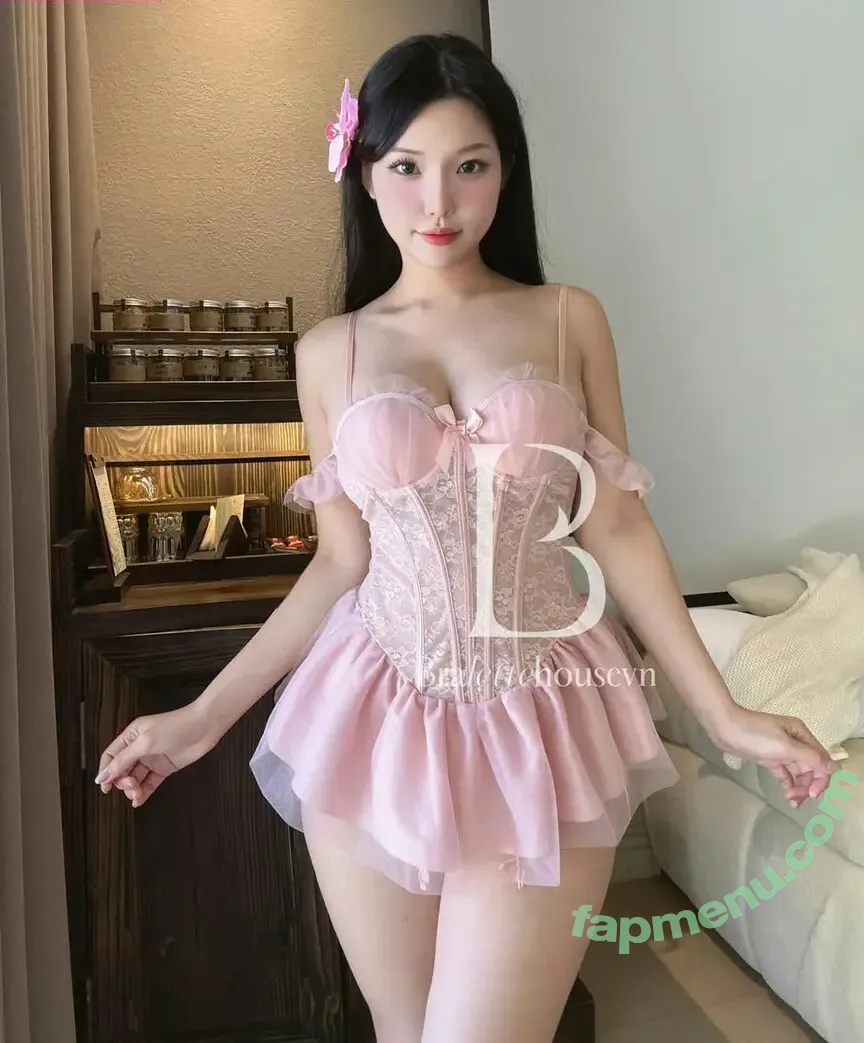 Duyenn Hipp nude photo #1463 (duyenn.hipp)