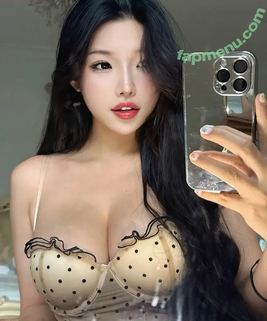 Duyenn Hipp nude photo #1571 (duyenn.hipp)