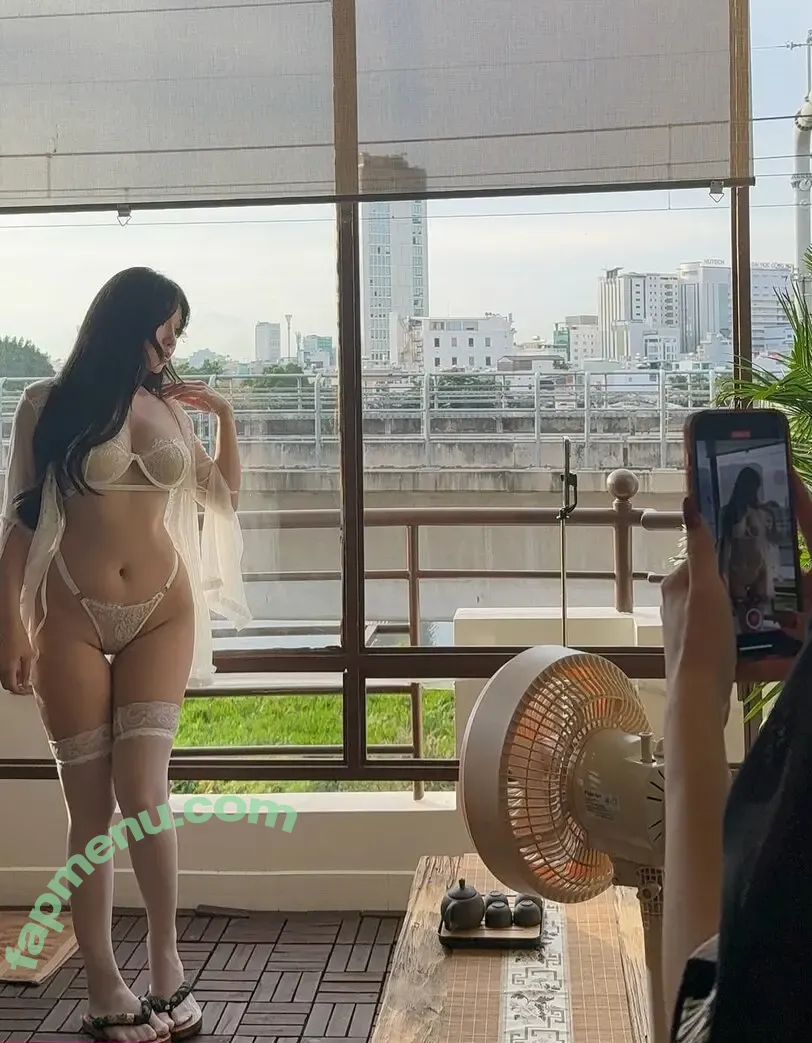 Duyenn Hipp nude photo #1762 (duyenn.hipp)