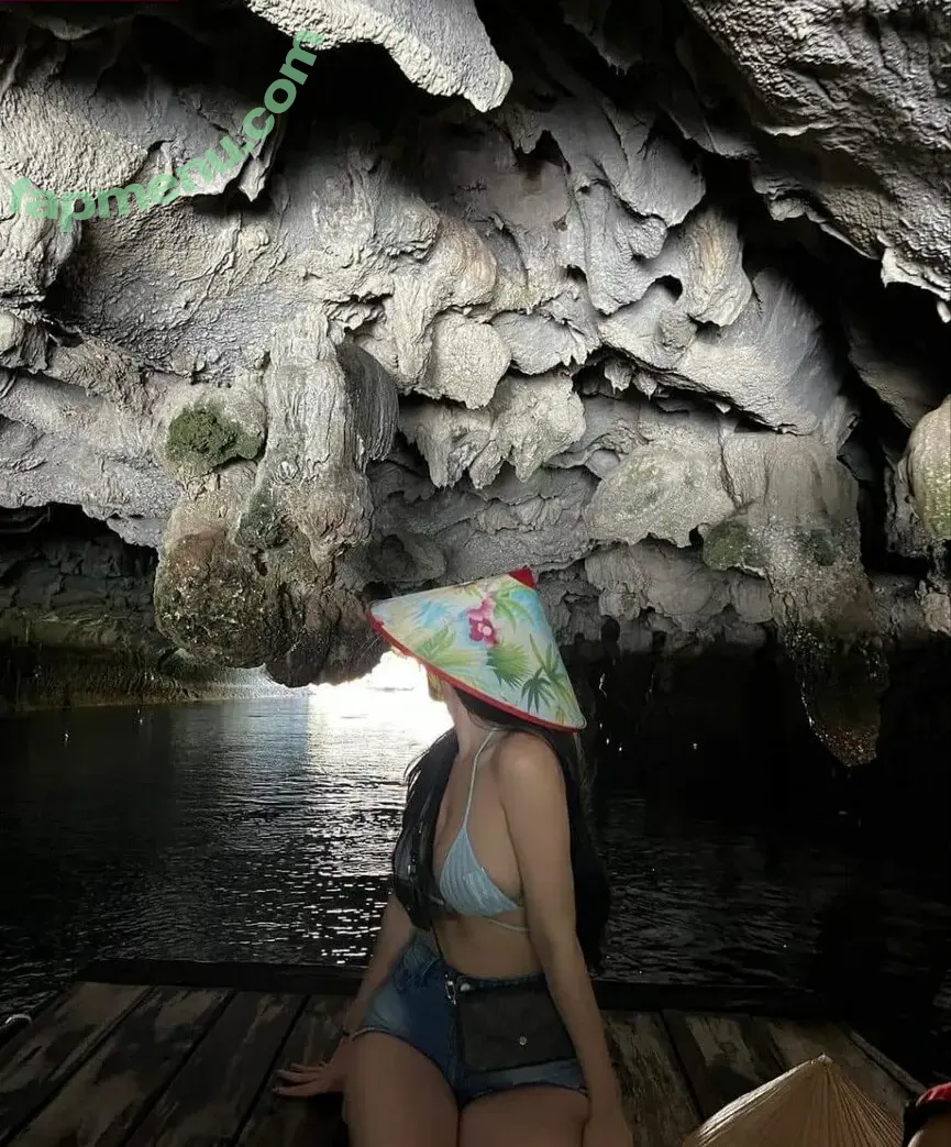 Duyenn Hipp nude photo #1789 (duyenn.hipp)