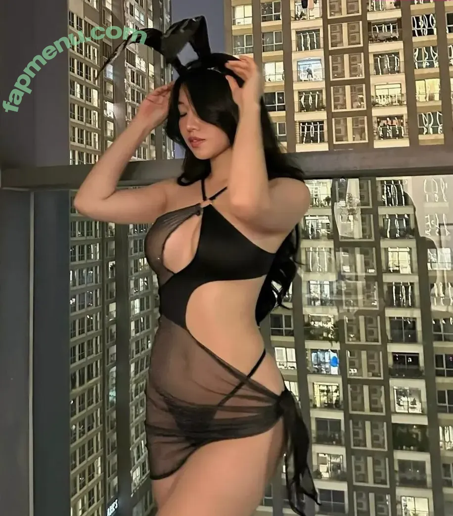 Duyenn Hipp nude photo #1791 (duyenn.hipp)