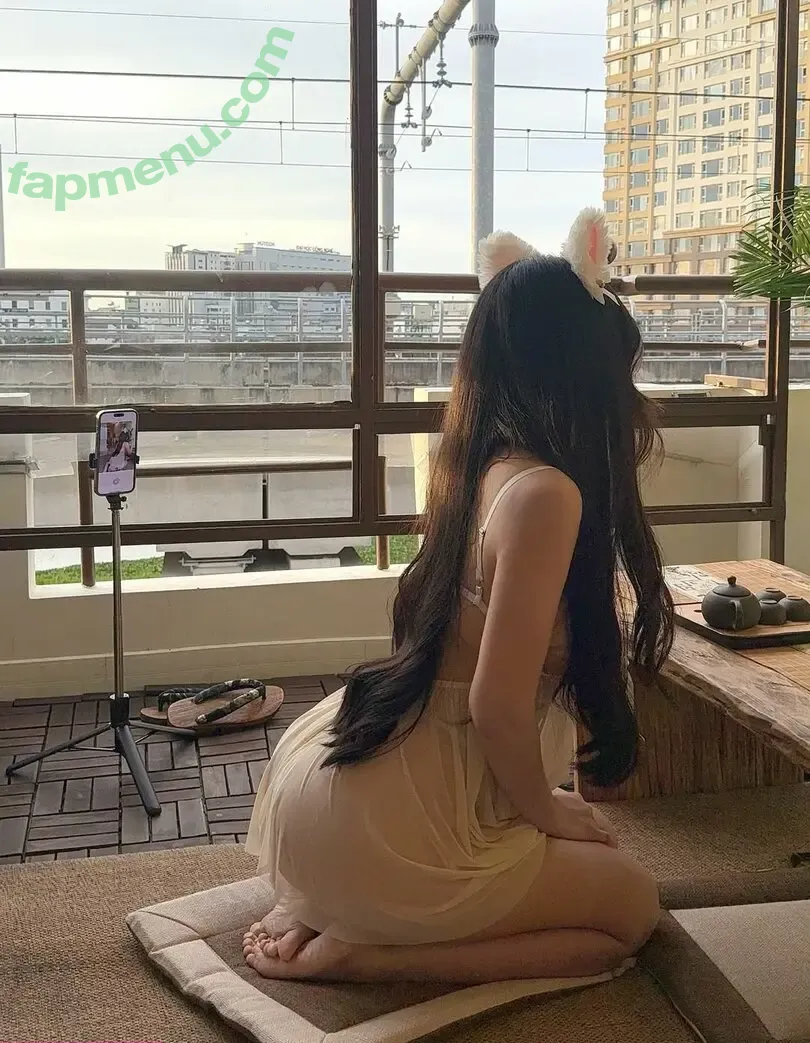 Duyenn Hipp nude photo #1794 (duyenn.hipp)