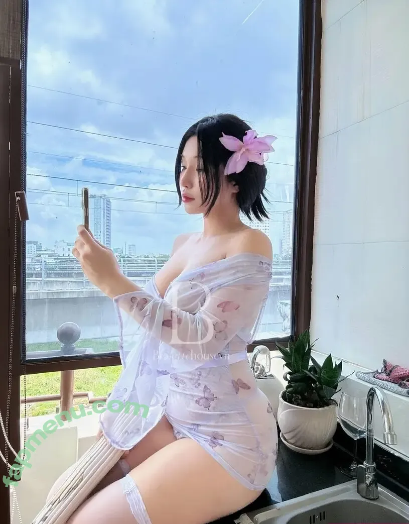 Duyenn Hipp nude photo #1884 (duyenn.hipp)