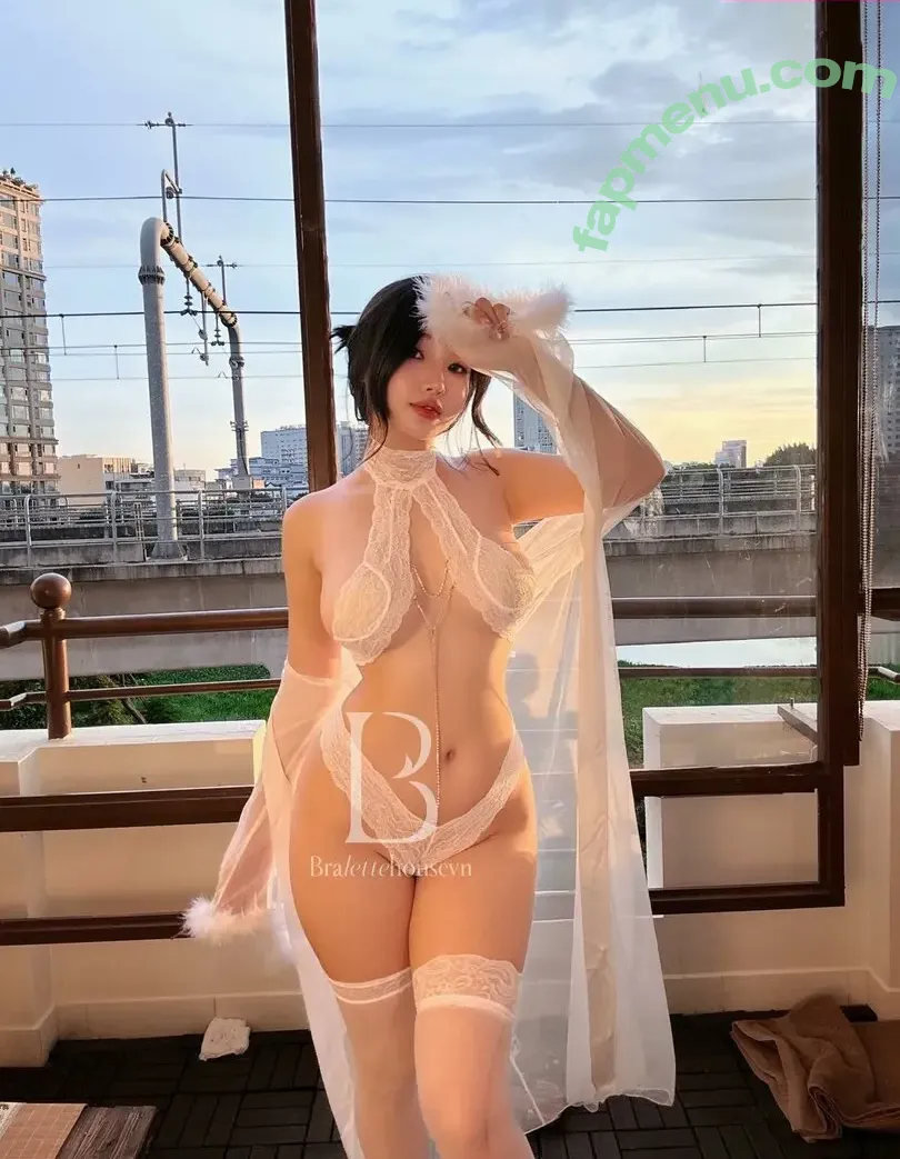 Duyenn Hipp nude photo #1914 (duyenn.hipp)