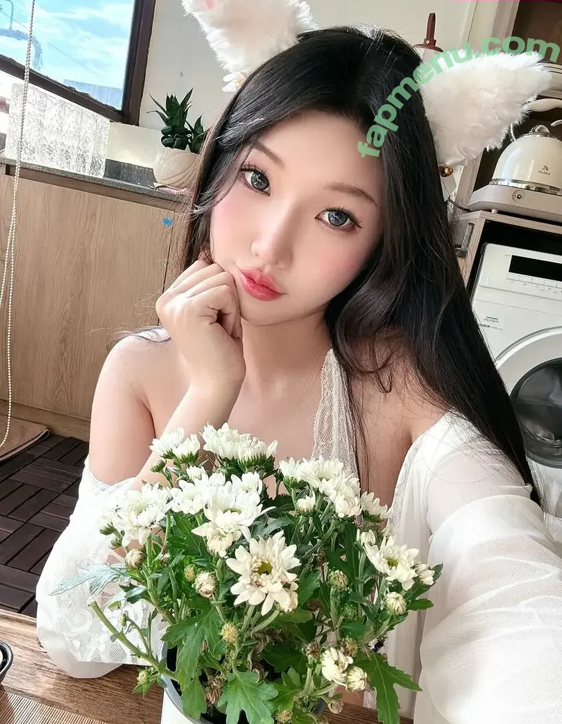 Duyenn Hipp nude photo #1918 (duyenn.hipp)