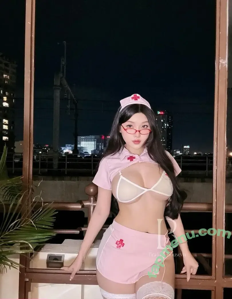 Duyenn Hipp nude photo #1985 (duyenn.hipp)