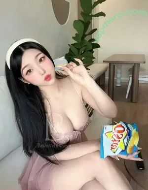 Duyenn Hipp / duyenn.hipp nude photo #2120