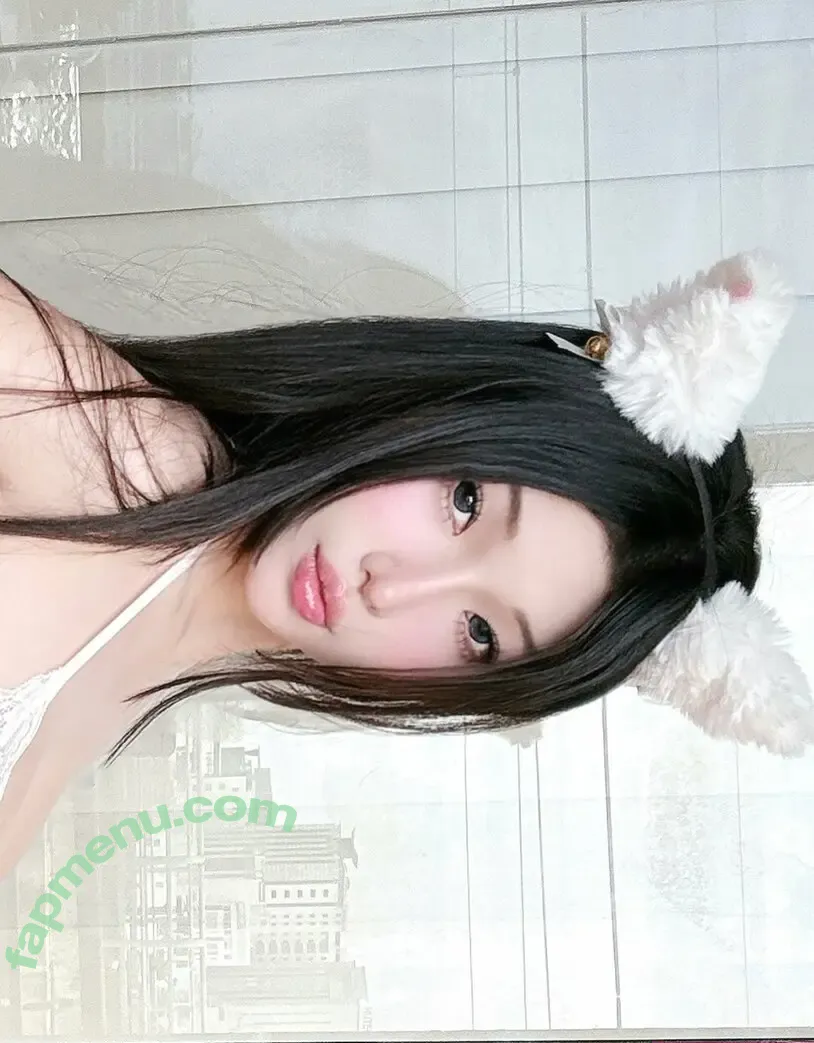 Duyenn Hipp nude photo #2013 (duyenn.hipp)