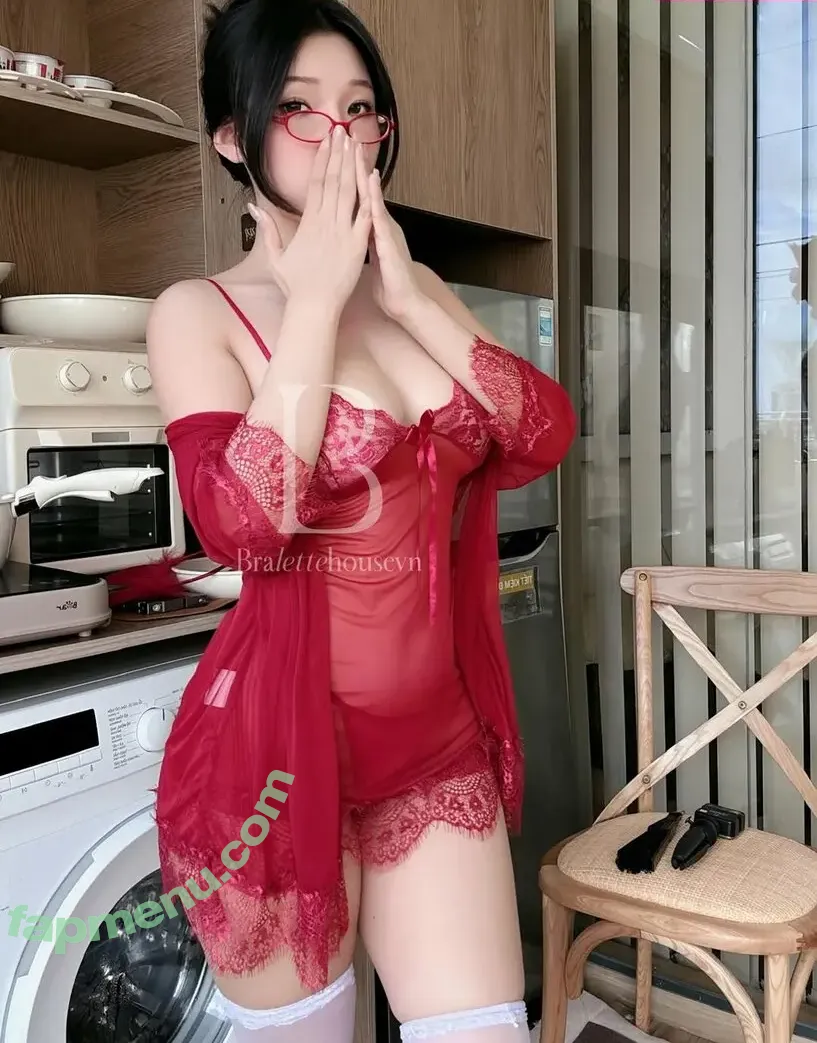 Duyenn Hipp nude photo #2025 (duyenn.hipp)