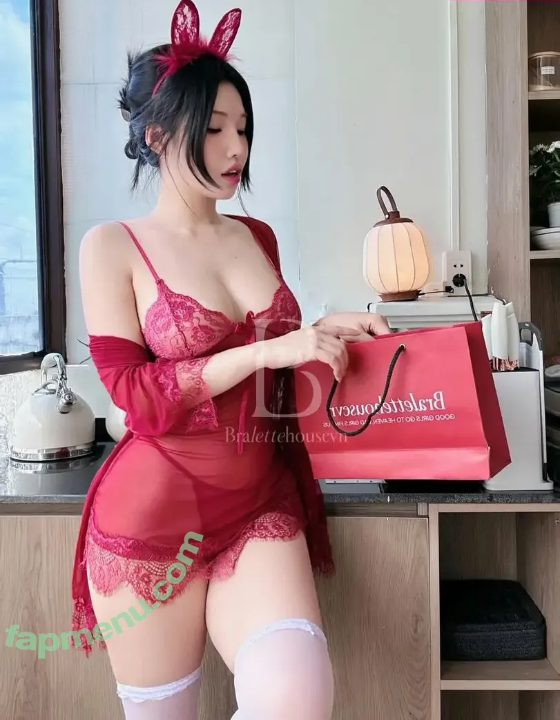 Duyenn Hipp nude photo #2028 (duyenn.hipp)