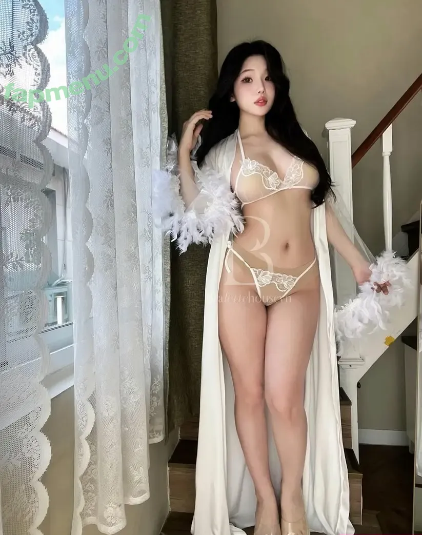 Duyenn Hipp nude photo #2032 (duyenn.hipp)