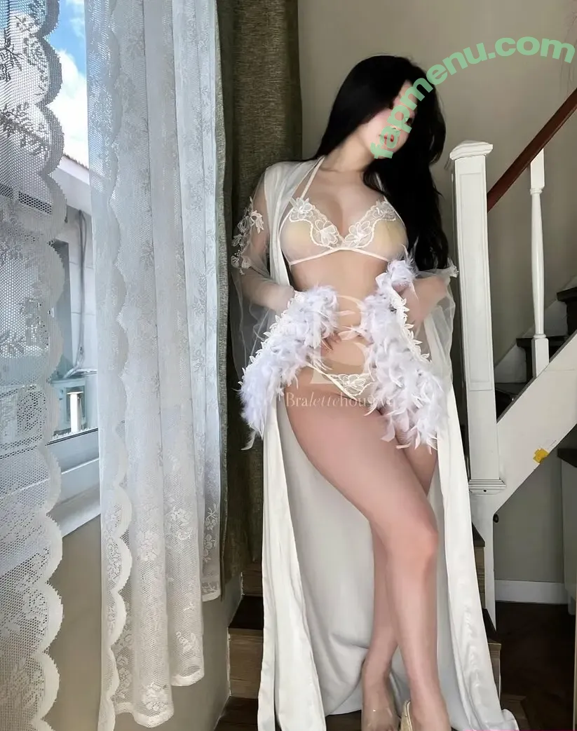 Duyenn Hipp nude photo #2038 (duyenn.hipp)