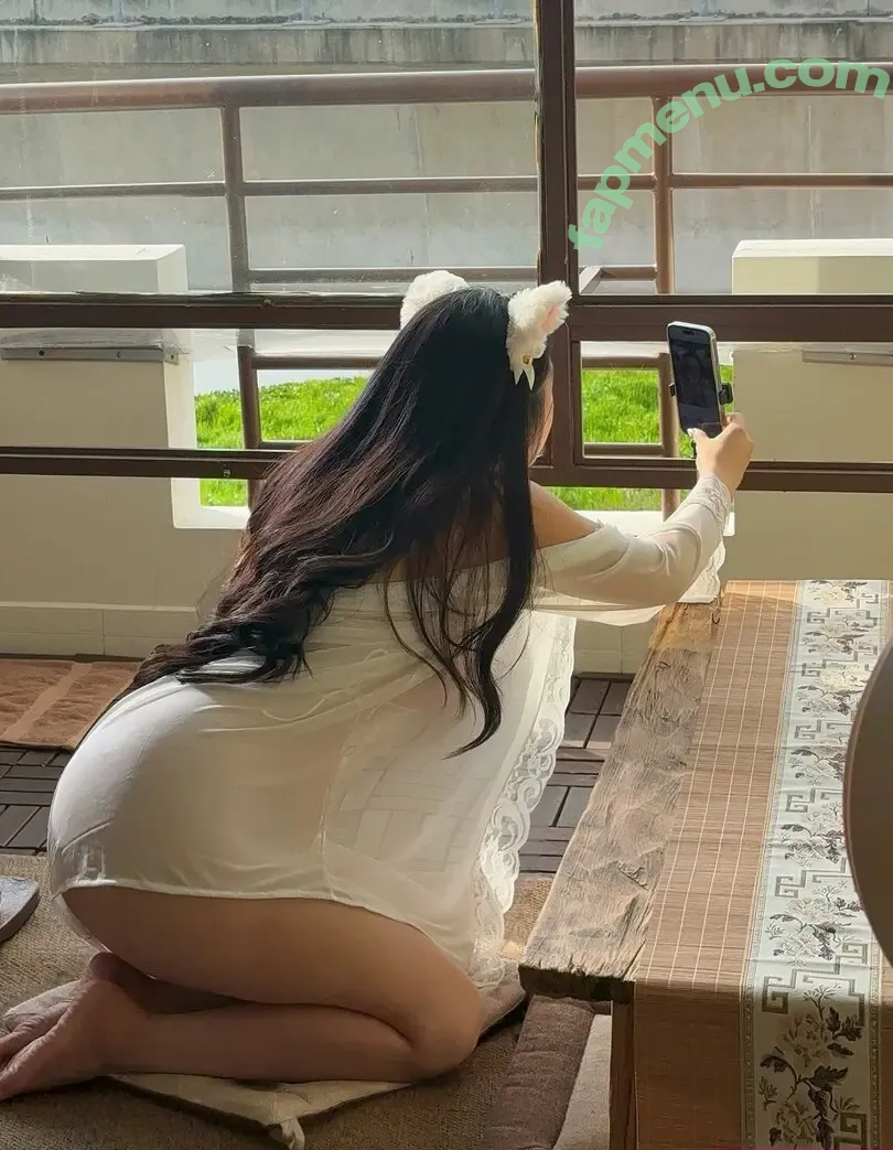 Duyenn Hipp nude photo #2046 (duyenn.hipp)