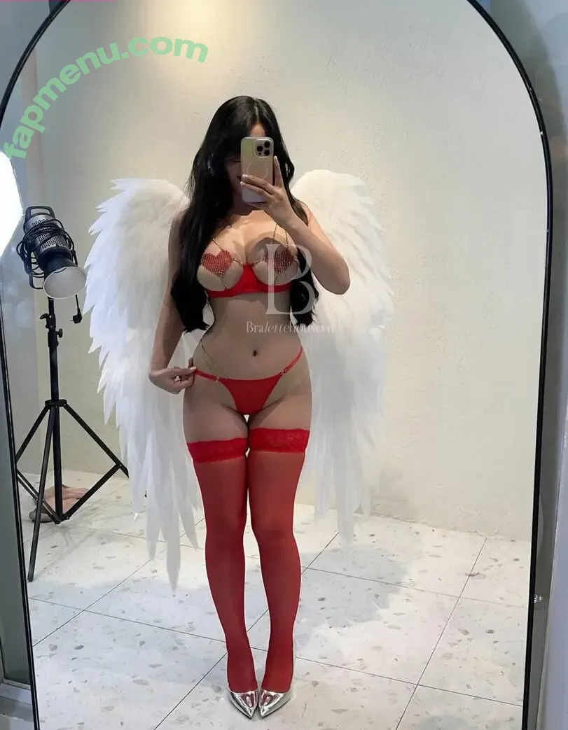 Duyenn Hipp nude photo #2052 (duyenn.hipp)