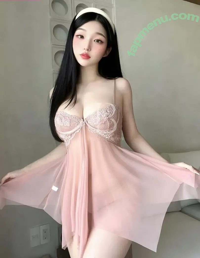 Duyenn Hipp nude photo #2116 (duyenn.hipp)